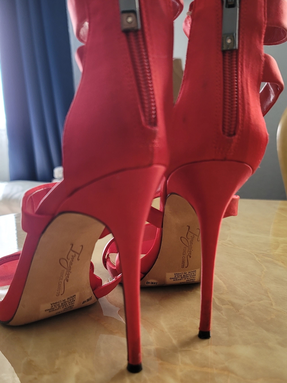 Vince Camuto Dalles Tall Strappy Red Satin  10M, Party Cocktail